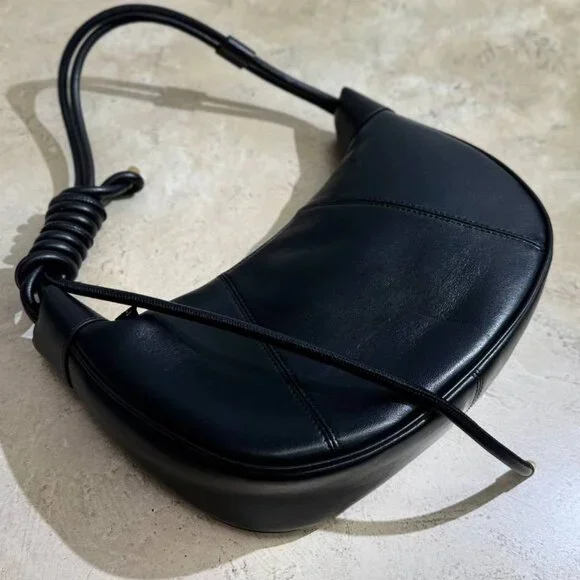 Elegant Adjustable Leather Shoulder Bag